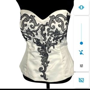 WHITE HOUSE BLACK MARKET Corset Zip Up Back Cream Black 6 B49-6